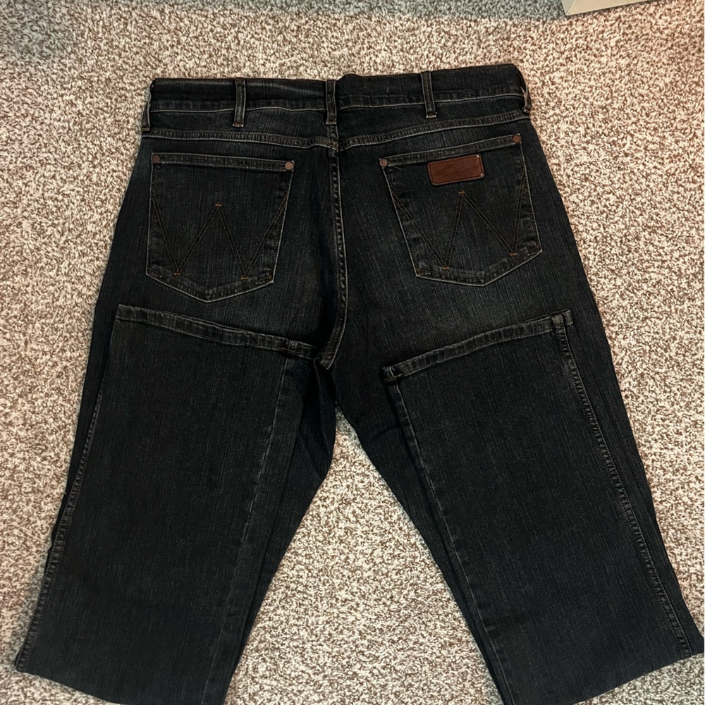 Wrangler Men's Dark Denim Relaxed Jeans